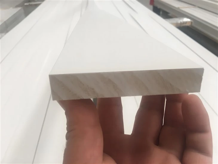 Gruntēts FJ Pine S4S Square Trim Board